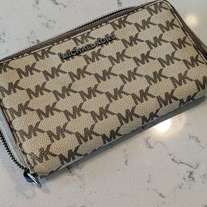 MK Michael Kors wallet
